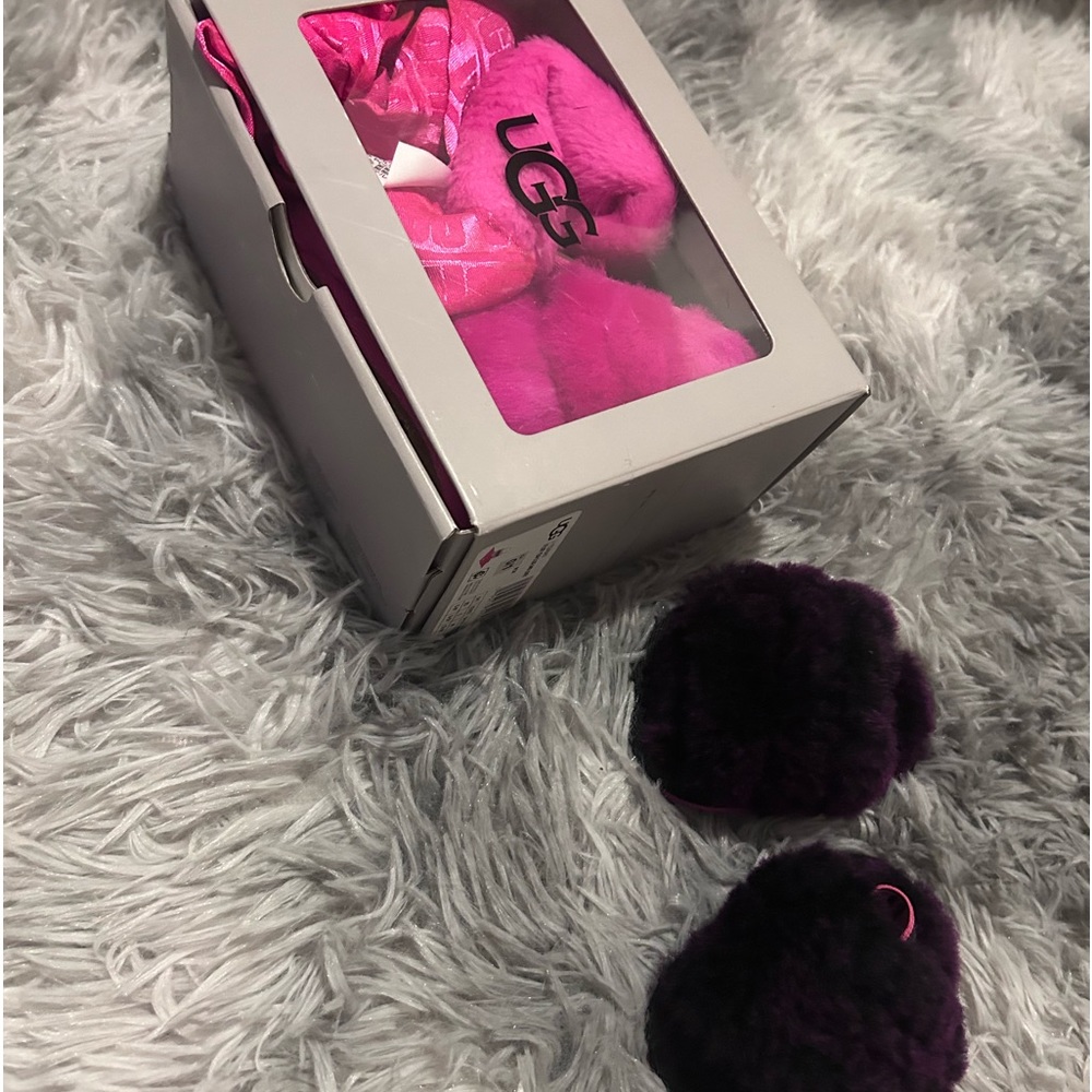 Uggs infants slides